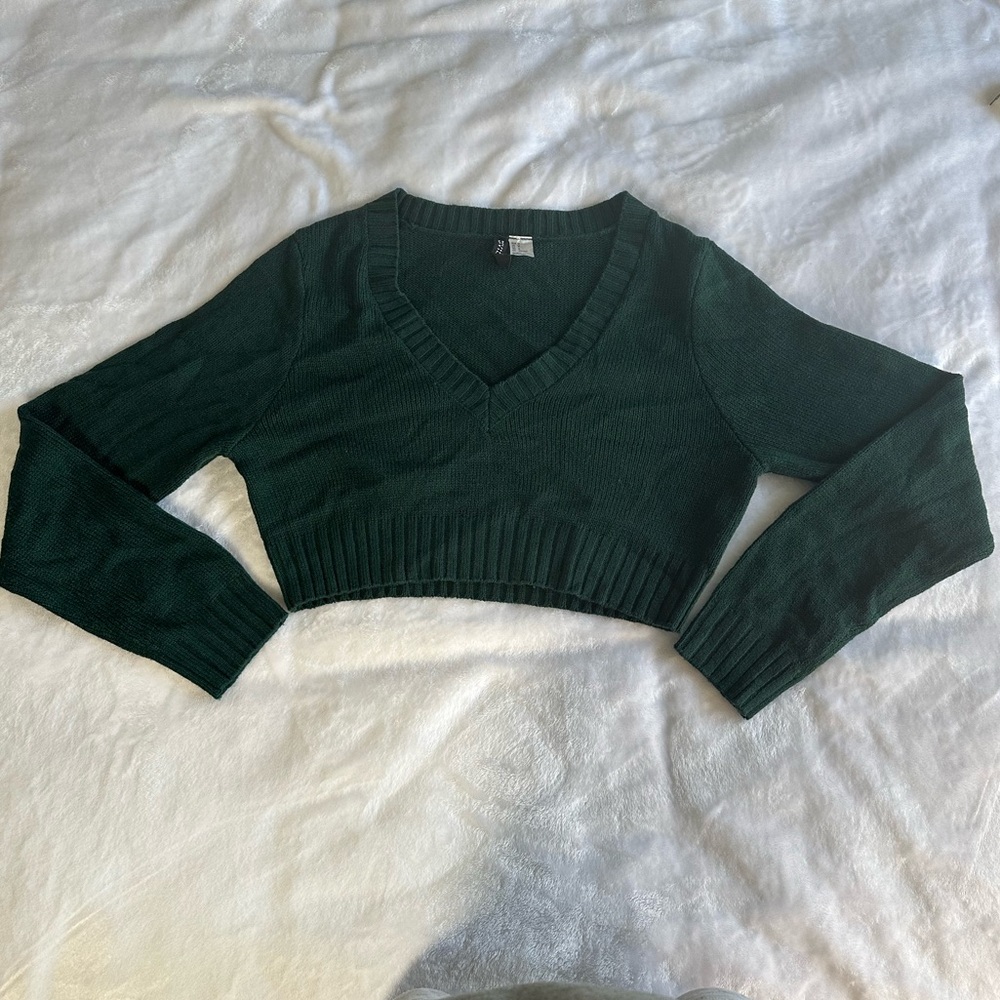Divided Forest Green V-Neck Cropped Sweater